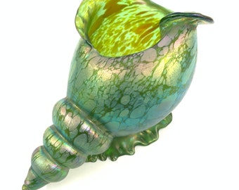 Unsigned Loetz Papollion Iridescent art Glass footed vase