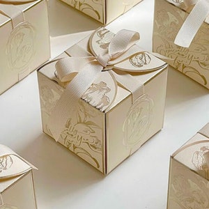 Elegant Cream wedding favor boxes with ribbon, Wedding candy boxes, Luxury wedding favors, Chocolate favor boxes, Small gift boxes