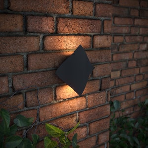 Aplique de pared para interior y exterior de estilo rústico exclusivo con LED integrados