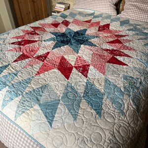 The Blue and Red Star Quilt image 7