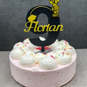 Personalized Caketopper 1-9 with Number+Name / Peeing Boy / Birthday / Cake Topper / Cake Decoration / Cake Decoration