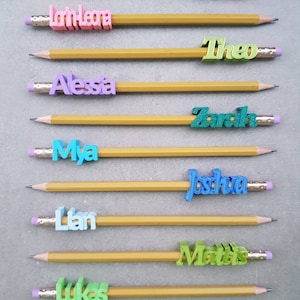 Personalisierte Stifte mit abnehmbaren Namen , für Linkshänder und Rechtshänder,Geburtstag,Schule,Weihnachten Bild 1