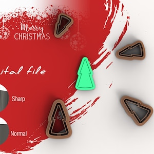 Könnte beinhalten: Digitale Datei für einen Weihnachtsbaum-Ausstecher. Das Bild zeigt vier Ausstecher, drei sind braun und einer ist grün. Die Ausstecher befinden sich auf einer weißen Oberfläche mit rotem Hintergrund. Der Text "Merry Christmas" und "Digital file" ist im Bild sichtbar.