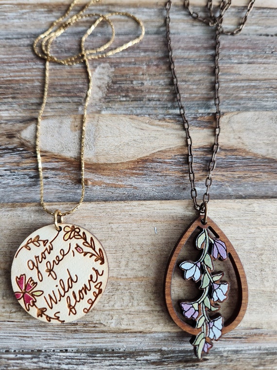 Wooden flower deals necklace