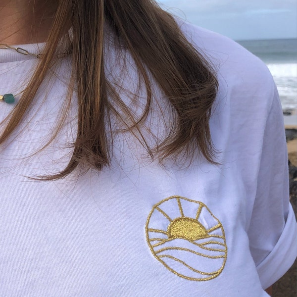 SURF T-Shirt embroidered "SUNNY" - 100% organic cotton, organic & unisex