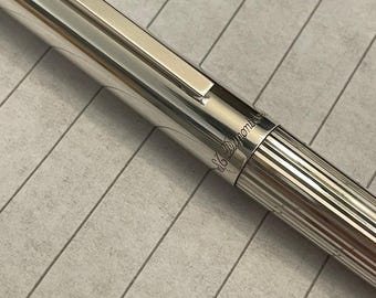 Pluma estilográfica S.T. Dupont de plata de ley con raya diplomática Les Classiques
