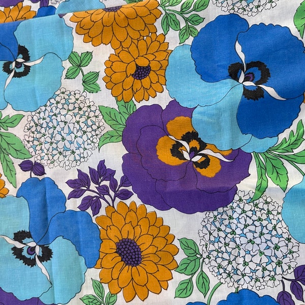 Vintage Pansies Pillow Case Pair, retro 70s pillow cases, bright floral pattern