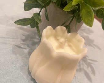Tulip Candle