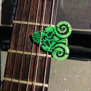 The Pick of Destiny Glow-in-the-dark 3D printed guitar pick / Durable 100% Infill / Tenacious D imagem 10