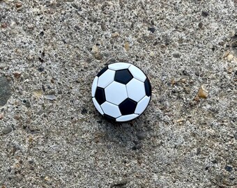 Sterling Silver Petit garçon tenant Soccer Ball Charm avec Boîte Chaîne Collier Sterling Silver Petit garçon tenant Soccer Ball Charm avec Boîte Chaîne Collier