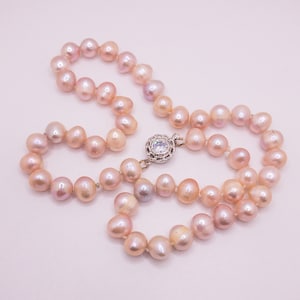 Hand Knotted Peach Freshwater Pearl Necklace: Rhodium Clasp