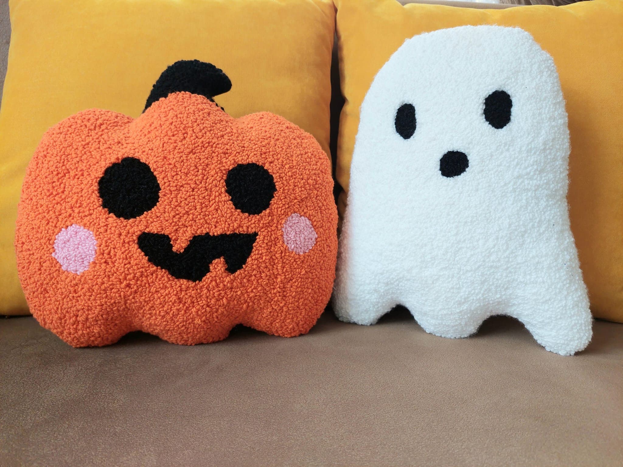 3 Pcs Halloween Pillows Cute Ghost Shaped Pillow Halloween Decorative Throw Pillow 16.5'' Stuffed Ghost Fluffy Plush Pillow Soft Cute Throw Pillow for