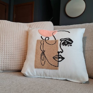 Abstract Hand-Tufted Cushion Cover - Boho Nordic Woman Face Art Pillow Case