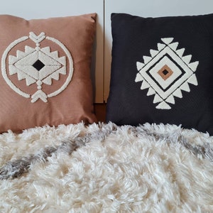 Punch Needle Pillow Cover, Punch Needle Pillow Case, Aztec Pillow Case, Tufted Rug Pattern Pillow, Geometric Ethnic Room Decor, Living Room