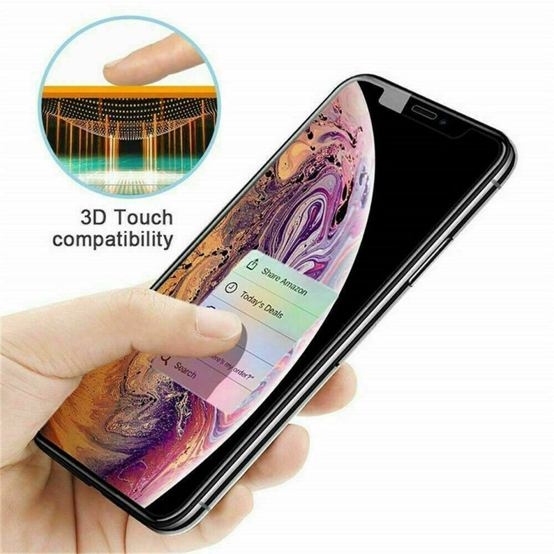 K&ouml;nnte beinhalten: Nahaufnahme eines schwarzen Smartphones mit einem Displayschutz. Der Bildschirm zeigt einen bunten abstrakten Hintergrund und eine Benachrichtigung f&uuml;r "Tagesangebote". Das Telefon wird von einer Hand gehalten, was die 3D-Touch-Funktionalit&auml;t demonstriert.