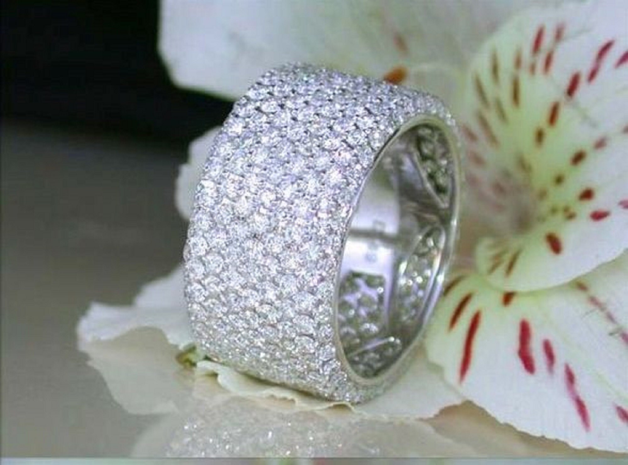 Engagement store rings icebox