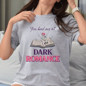 Maglietta da lettore di romanzi dark: regalo piccante per gli amanti dei libri