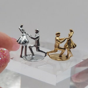 Miniature 1:12 Decorative Valentines Wedding Marriage Proposal Proposing Statue