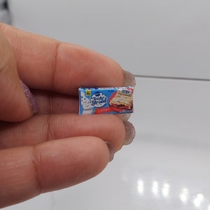 Dollhouse Miniatures 1:12 Scale Breakfast Toaster Pastry Strudel with Icing