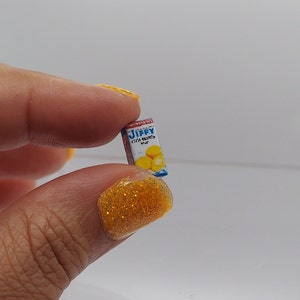 Dollhouse Miniatures 1:12 Scale Box Corn Bread Muffin Mix