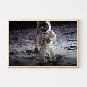 Stampa fotografica del primo uomo sulla Luna / Stampa artistica da parete con astronauta / Stampa artistica da parete extra large / Stampa fino a 24x36.
