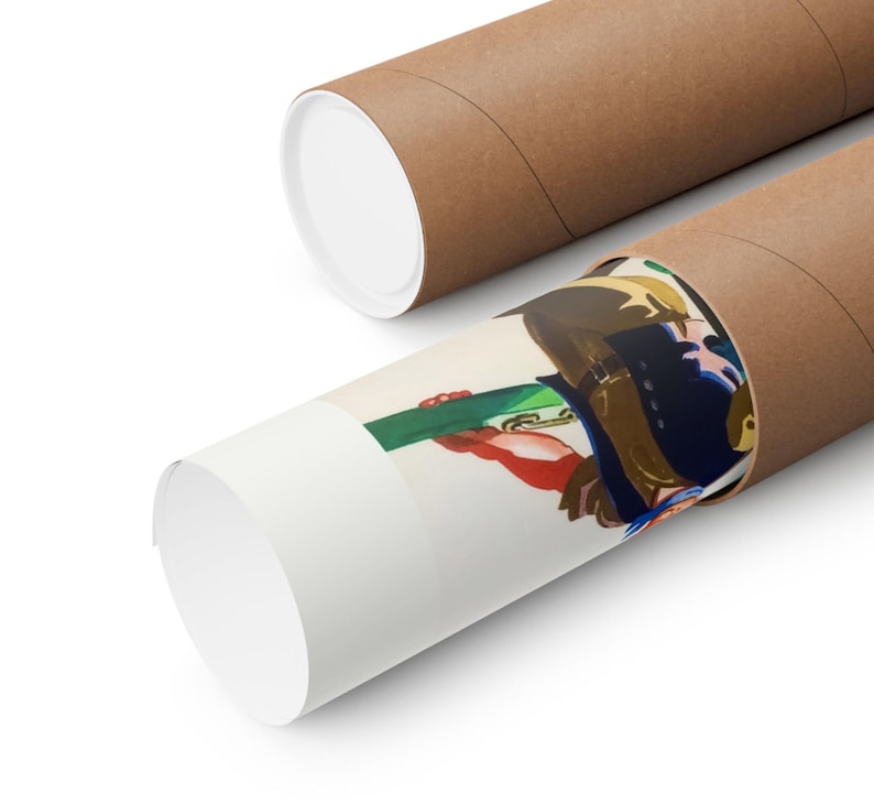 K&ouml;nnte beinhalten: Gerollter Poster in einer braunen Pappr&ouml;hre. Das Poster zeigt eine Vintage-Illustration mit einer Person in Milit&auml;runiform, die einen gr&uuml;nen Gegenstand h&auml;lt. Das Poster ist teilweise ausgerollt und zeigt das Kunstwerk.
