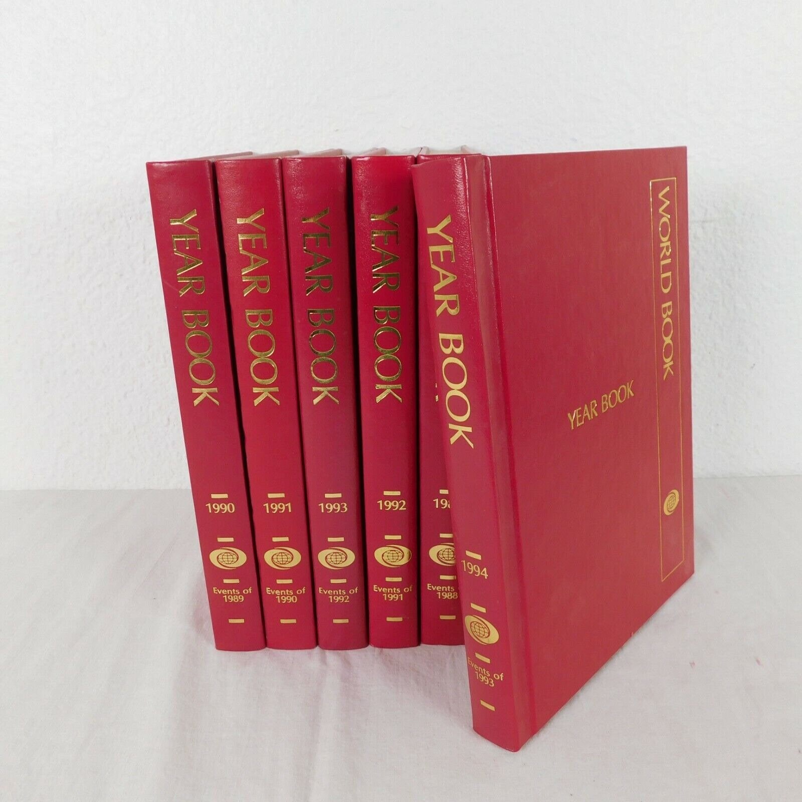 ENCYCLOPEDIA YEAR BOOK. 1969〜1992（欠番あり） The 1962 World Book Encyclopedia Yearbook 1963-1977
