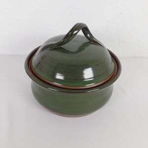 Art Pottery Green Glossy Round Casserole Dish With Lid Bean Pot Vintage Heart