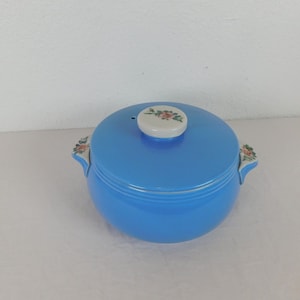 Hall Superior Rose Parade Round 2.5 Quart Covered Casserole Ceramic Serving Dish
