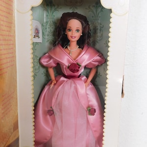 Sweet Valentine Barbie Doll Special Edition Hallmark 14880 Mattel NRFB Romantic