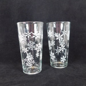 Lot of 2 KIG Indonesia 16 oz Glass Tumbler White Snowflake Pattern Vintage