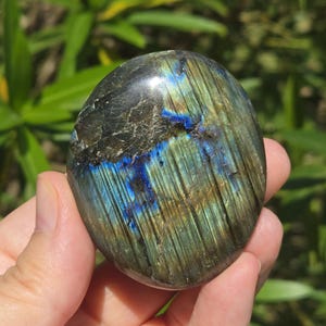 Labradorite Palmstone,  Flashy Labradorite Crystal