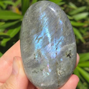 Labradorite Palmstone,  Flashy Labradorite Crystal