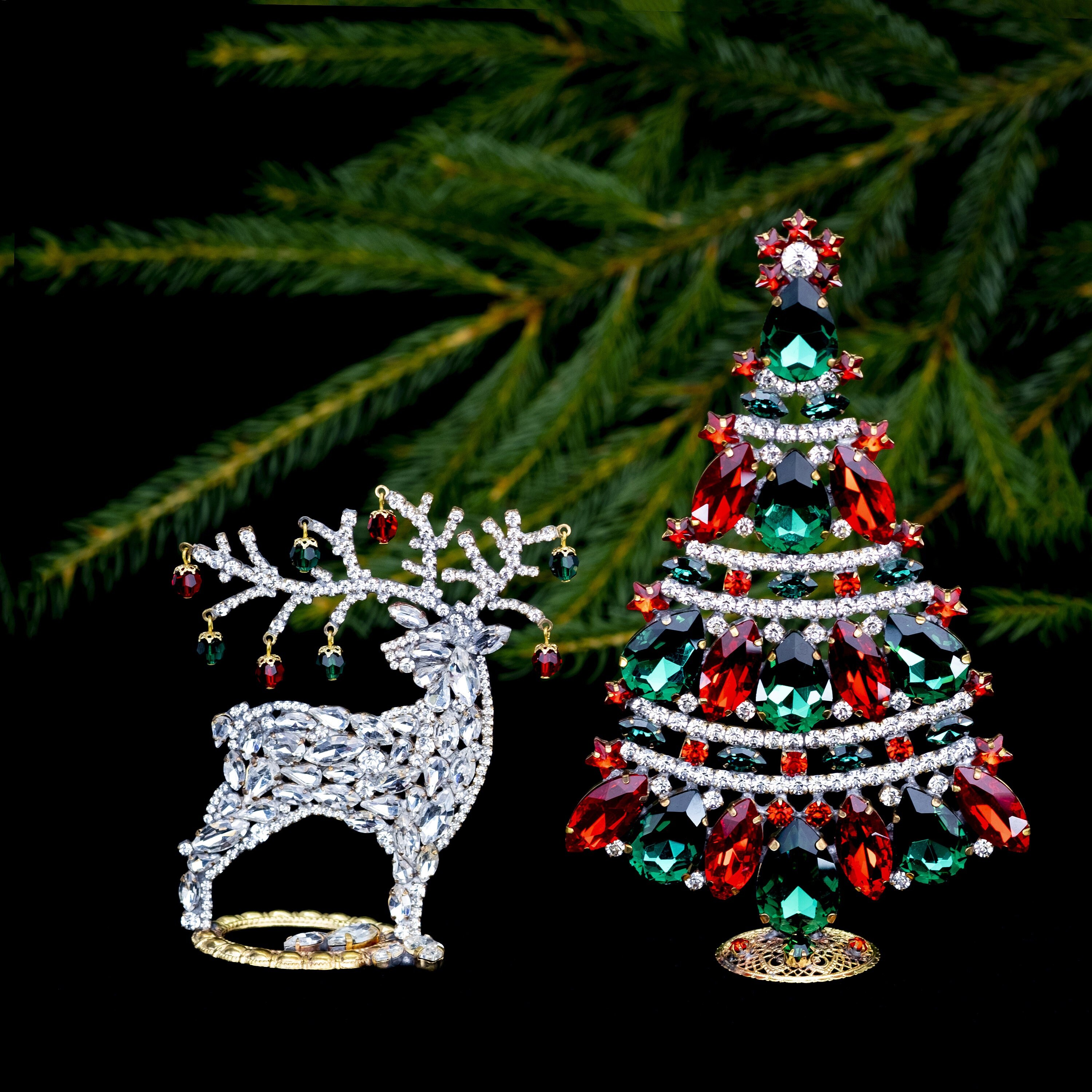 top retailers A pair of Dazzling Christmas Trees and a delicate ...