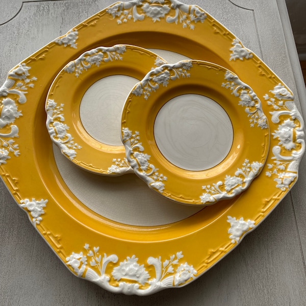 Marlborough Cresent, George Jones & sons, Arcadian pattern, serving platter and 2 side plates