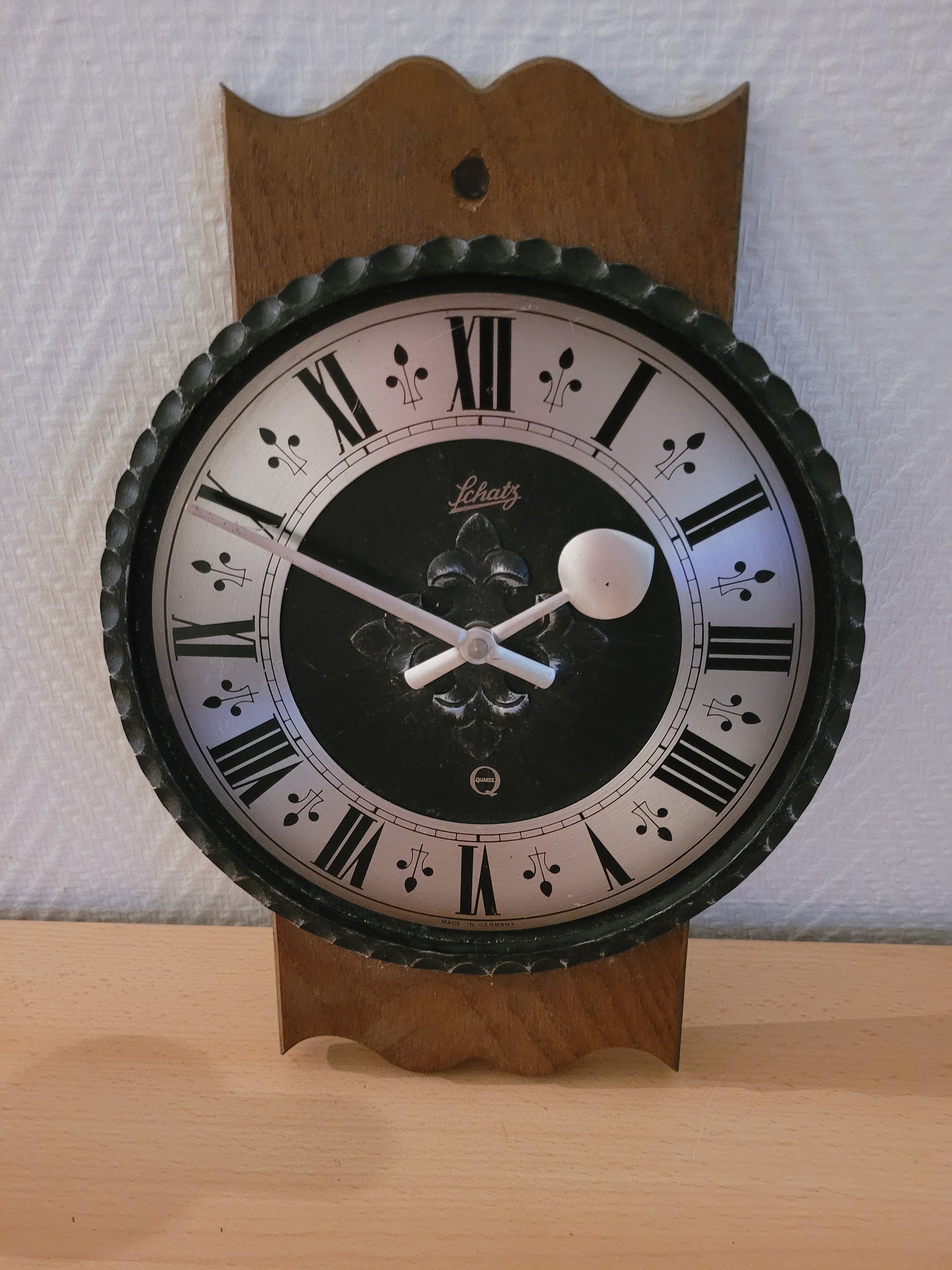 Horloge Murale Allemande Antique. Restaurée