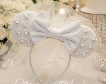 Braut Micky Ohren mit Schleier | Benutzerdefinierte Name Disney Braut Stirnband | Bachelorette Geschenk