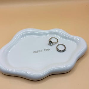 Custom Engraved Ceramic Ring Dish | Personalized Jewelry Tray | White Gold Silver | Bridal Wedding Gift | Choose Your Phrase