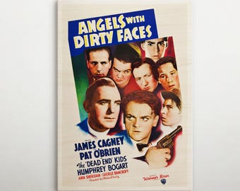 Op de afbeelding: Een vintage filmposter voor "Angels with Dirty Faces" met James Cagney en Humphrey Bogart. De poster heeft een blauw-groene achtergrond met verschillende headshots van acteurs en de titel van de film.