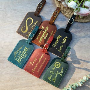 Etiquetas de equipaje personalizadas de cuero genuino para recuerdos de boda, regalos para despedidas de soltera y baby showers.
