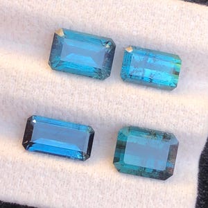Lote de turmalinas facetadas de color azul profundo natural de 8,3 quilates // src; Afganistán.