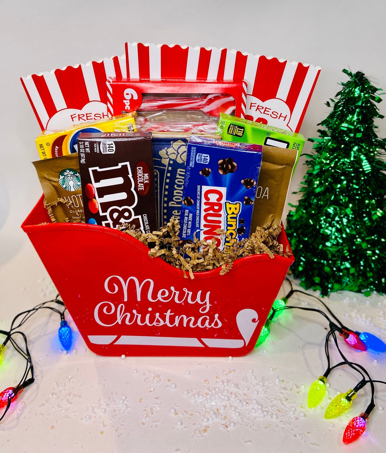 Panier de soirée cinéma de Noël en famille | Etsy Panier de soirée cinéma de Noël en famille | Etsy