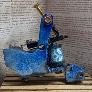 Blue/White Tattoo Machine Liner Tadpole