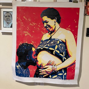 Olla de la alegría, una gran obra de arte en linóleo del artista nigeriano Tosin Oyeniyi