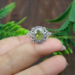 Natural Green Peridot Ring 925 Sterling Silver Ring Cut Stone Ring Wedding Ring Engagement Rings for Women Peridot Birthday Gift Jewelry