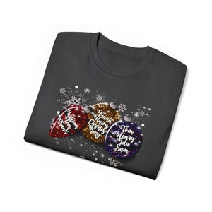 Unpassende Ornamente Dispatcher Weihnachten Shirt 911 Dispatcher Notfall Tee Dispatcher Wertschätzung Ersthelfer Shirt Kommunikation