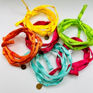 Seidenarmband, Armband aus Seide, Geschenk zum Muttertag, Geschenk für Freundinnen, Wickelarmband pink, gelb, grün, türkis orange