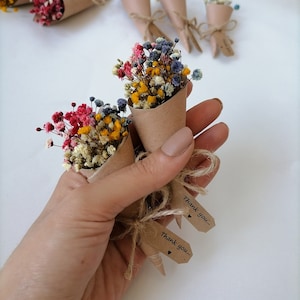 50 PCS - Magnet personalized party favors, rainbow dry flowers bouquet favors for guests in bulk,rustic wedding favors,handmade party favor