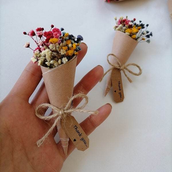 Mini Dried Flower Magnet Bouquet Favors: Rustic Wedding, Boho Thank You Gifts