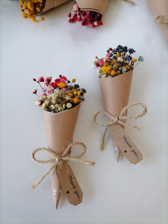 Dried Flower Mini Bouquet Personalized Wedding Favors for Guests Handmade Mini  Bouquet Boho Wedding Decor Miniature Floral Magnet 